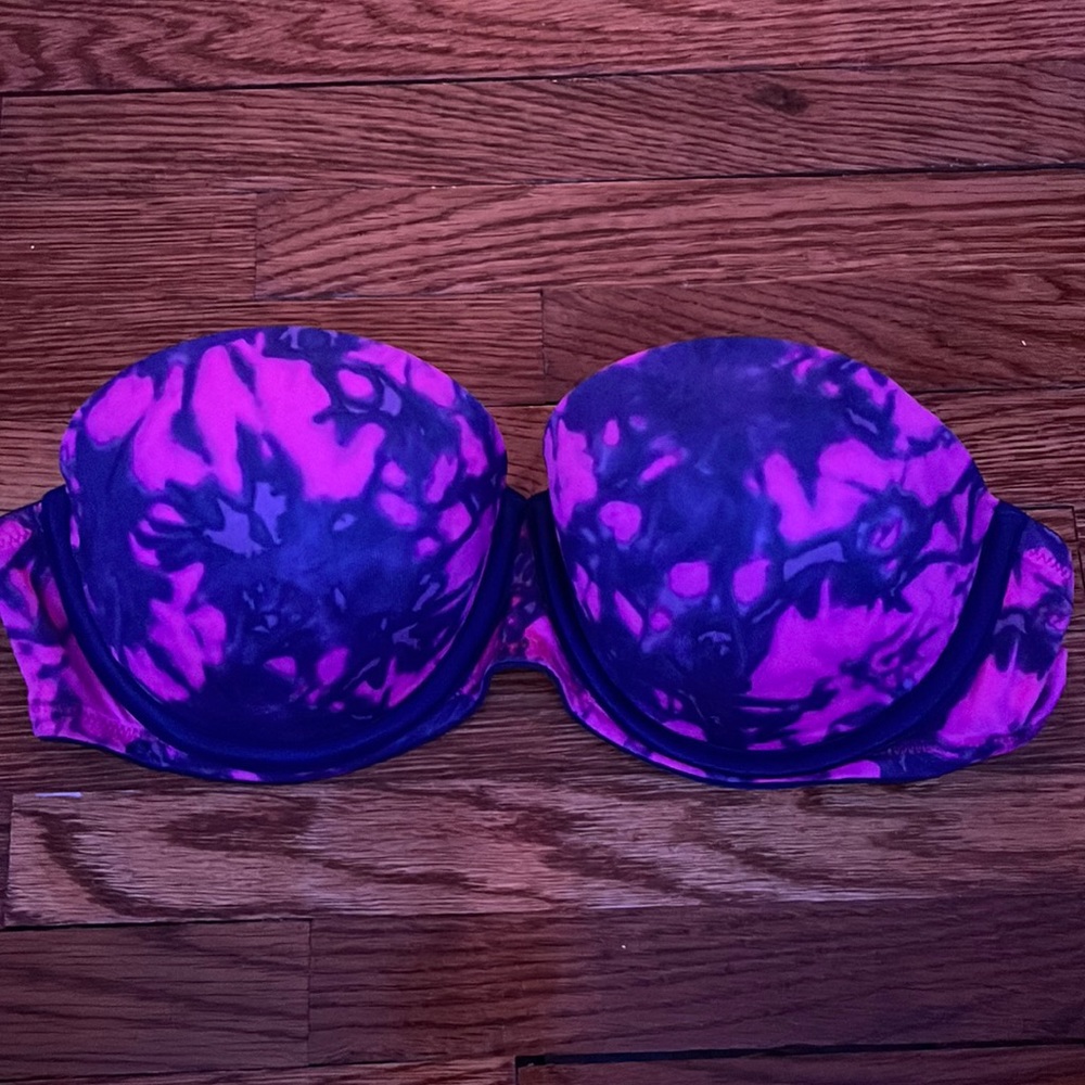 Pink strapless bra